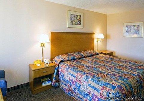 רידג'לנד Econo Lodge North חדר תמונה